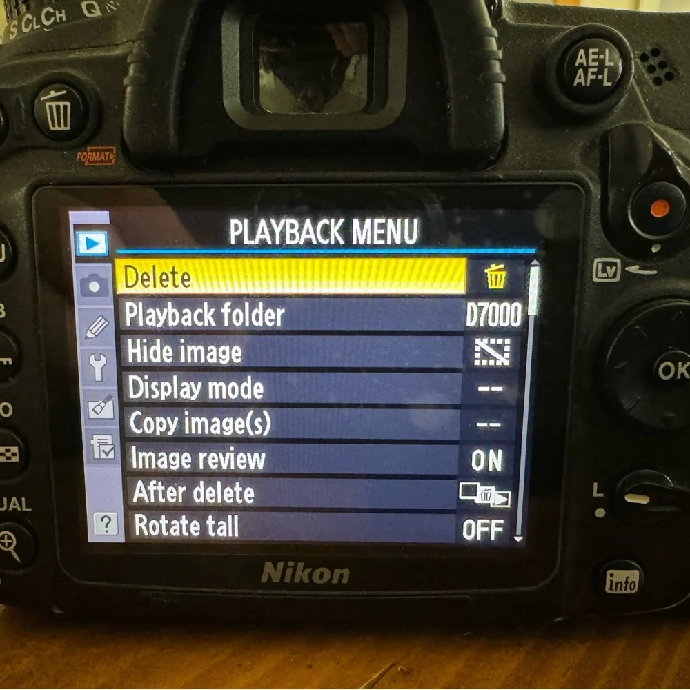 Selling Nikon D7000 and Nikkor 50mm lens